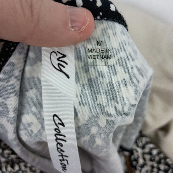 2/30$ Elegant Leopard Print Sleeveless Dress (#1,362) - Picture 2 of 8